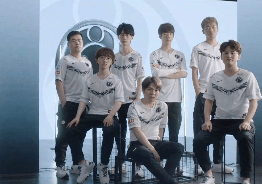 持了与竞争 持了与竞争