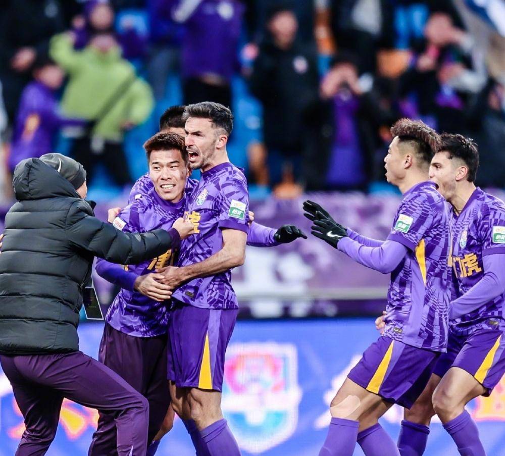 国足球的光 国足球的光