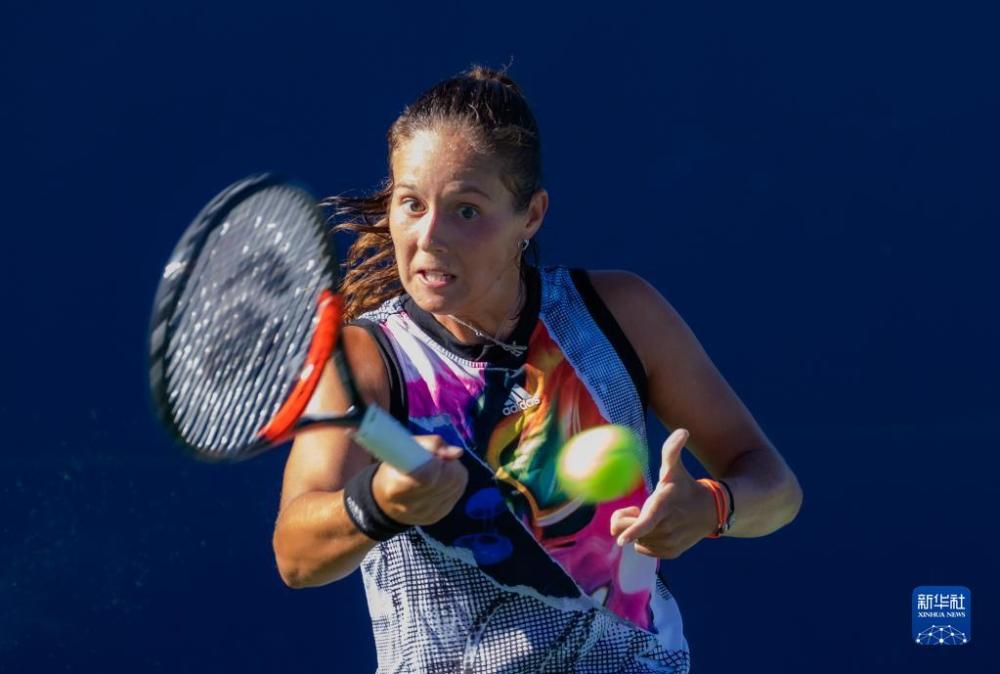 他以强劲的 他以强劲的